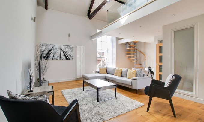 Holt Appartement | The Old Meeting Hall