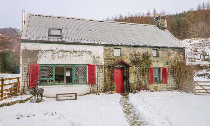 Beauly Cottage | THE OLD MILL, acceptant les animaux de compagnie, avec feu ouvert à Cannich, Réf. 1001630