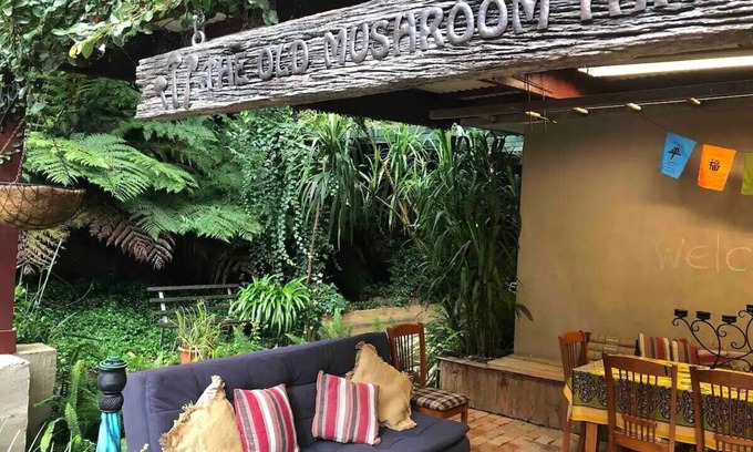 Warburton Maison | The Old Mushroom Farm