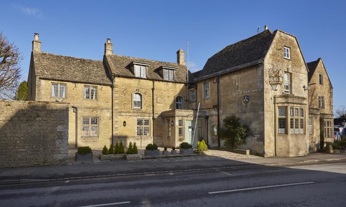 Bourton Hôtel | The Old New Inn