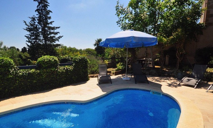 La Cassaigne Maison | L'ancien bureau de poste, niché dans les collines avec une piscine privée.