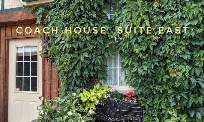 Stratford Appartement | The Old Rectory Coach House-EAST Suite downtown