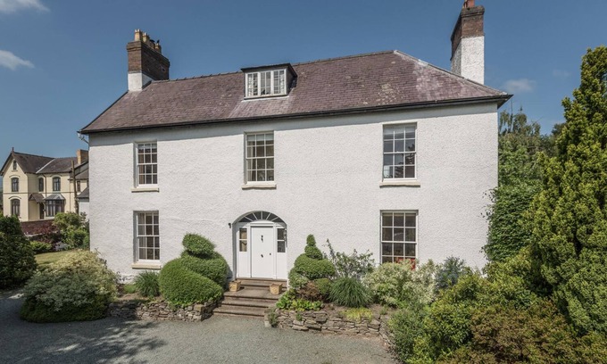 Bishops Castle Cottage | The Old Schoolhouse and Cottage, CHATEAU DE BISHOP
