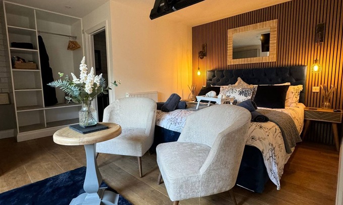 Moulton Maison | The Old Stables