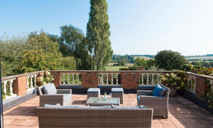 Bury St Edmunds Maison | The Old Steam Mill, luxury, spacious, beautiful grounds, stunning location