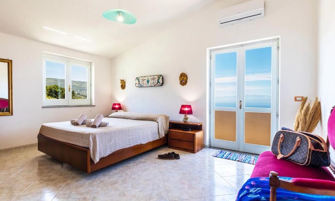 Ricadi Appartement | The Olive Tree - Seaview Apartments