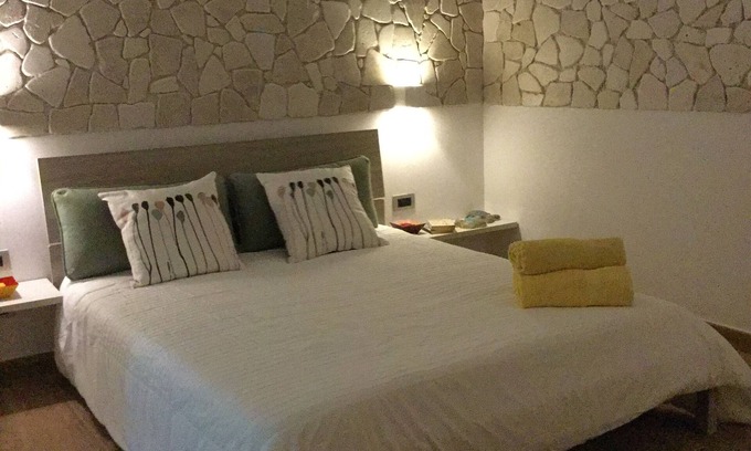 Palese Appartement | La tulipe rouge ouverte