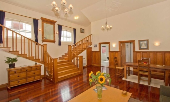 Petone Maison | The Orange Lodge - Petone - Wellington - Broadband