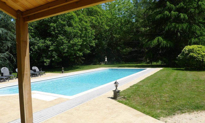 Le Tablier Maison | L Orangerie, avec piscine couverte chauffée, dans une campagne magnifique