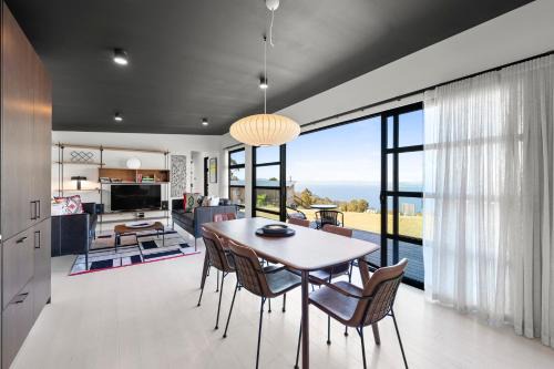 Tinderbox Maison | The Outlook on Mount Louis - 1 Bedroom - Stunning Views