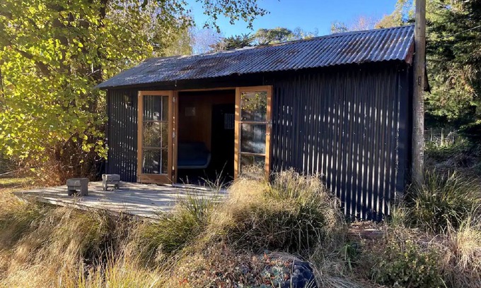 Port Levy Cabine | The Overleigh Shearers Quarters