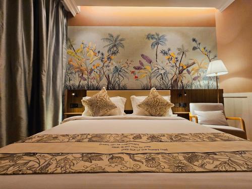 Downtown George Town Hôtel | The Palm Suite at Lava Mansion