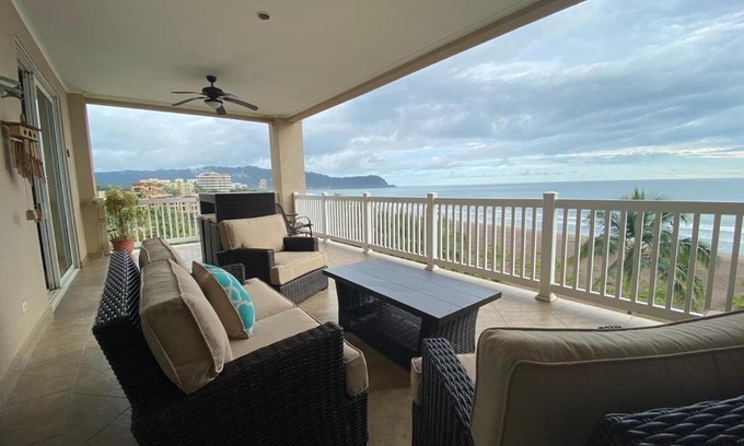 Barrio Los Villalobos Appartement | The Palms Oceanfront Condo 604