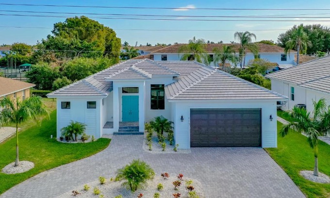 Marco Island Maison | The "Park-Way" House on Marco Island!