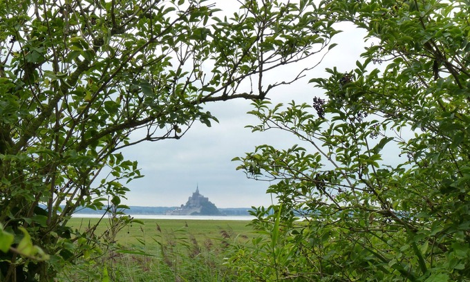 Saint-Etienne-en-Cogles Maison | Les chemins : entre Saint Malo et le Mont Saint Michel au Manoir du Vaugarny