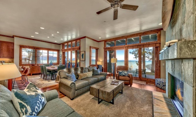 Sierra Shores Copropriété | The PEAK Tallac 15 - The Ultimate in Lakefront Luxury