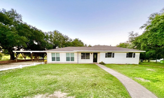 Crawford Maison | The Pecan Orchard Getaway