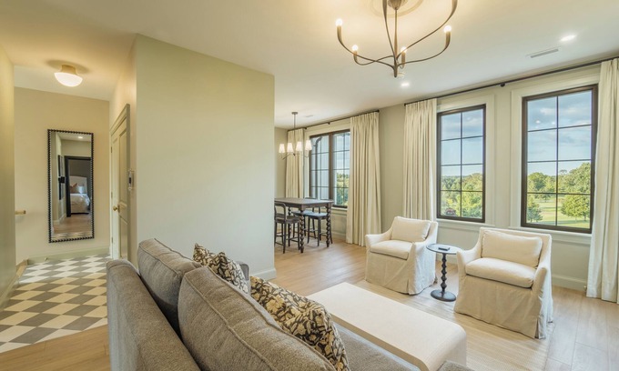 St. Mary's Appartement | The Penrose Suites
