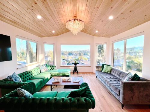 Eagle Rock Maison | The Perch- Hilltop Bungalow, Eagle Rock-near DTLA
