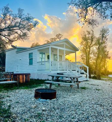 Spring Branch Maison | The Perch- Texas Tiny Haus with amazing views
