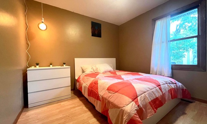 Oakdale Maison | The Perch, townhome with AC, in tranquil Coralville