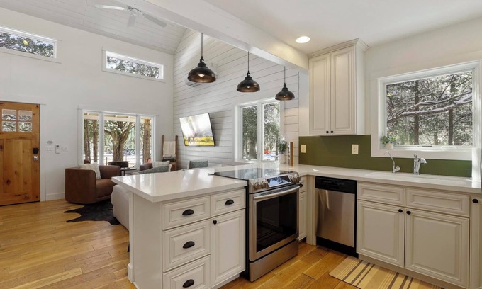 Payson Cabine | The Perfect Event Escape | Two Cabins At Juniper Pines