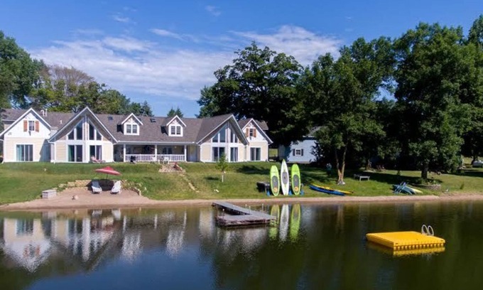 Elysian Cottage | La famille parfaite s'éloigne!