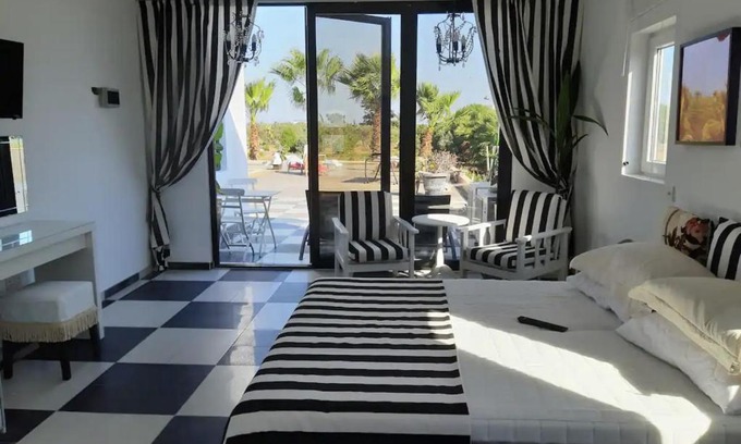 Kiti Appartement | The Pervoli Studio - Pool - Close to Beach