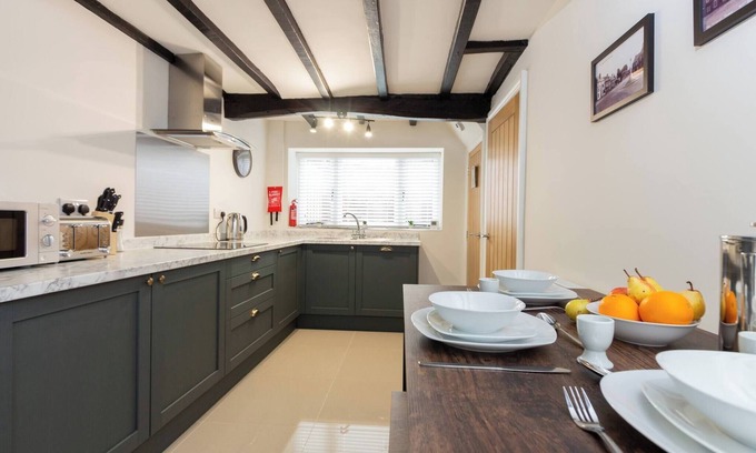 Market Bosworth Maison | The Piano Cottage in a Beautiful Medieval Town