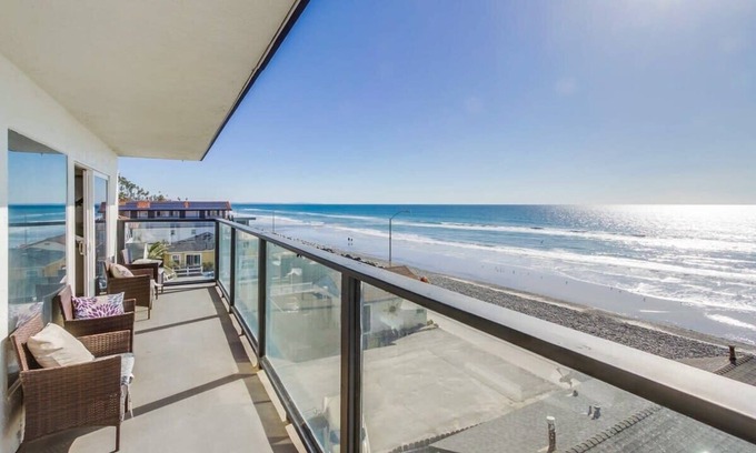 Oceanside Copropriété | Spectaculaire Penthouse Beach Front près de Pier