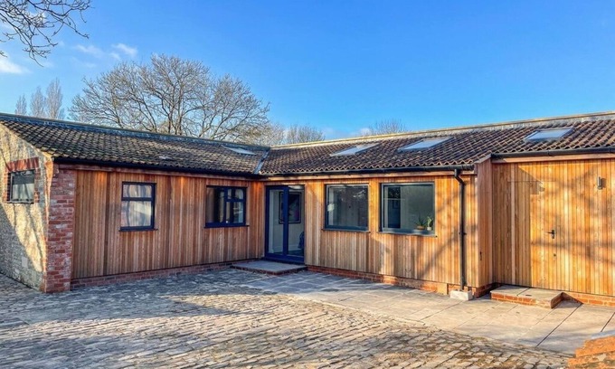 Evercreech Autre | The Piggery near Bruton - a stylishly converted barn in beautiful Somerset