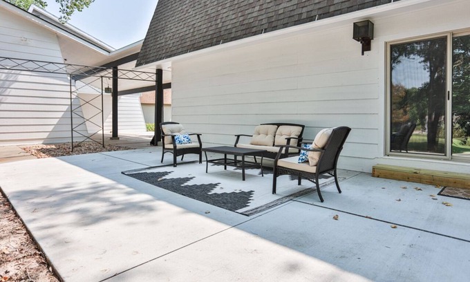 El Dorado Maison | The Plover Home. Newly remodeled for comfort & style! 3B. 2 kings + 1 double.