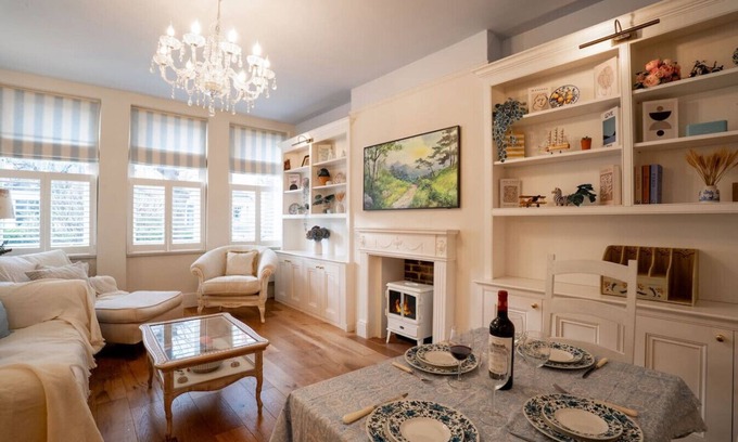 Thamesfield Appartement | The Plush Putney Retreat