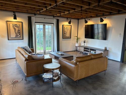 Oatlands Maison | The Podium Accommodation - Oatlands, Tasmania