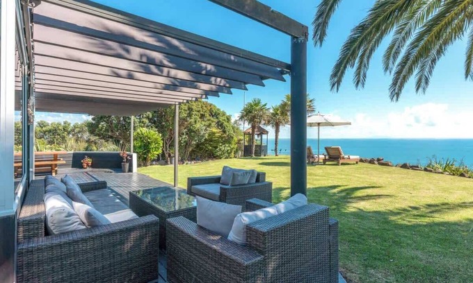 Onetangi Maison | The Point - Stay Waiheke