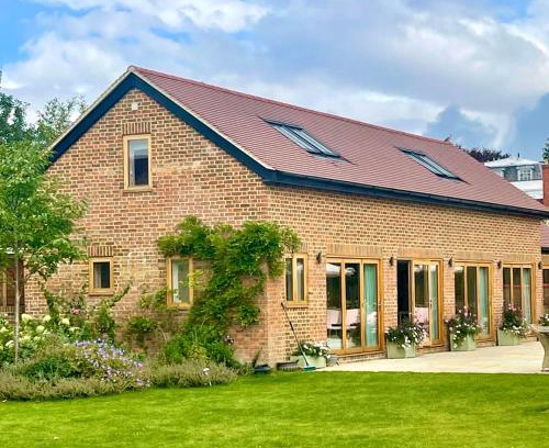 Henley Maison | The Pool House