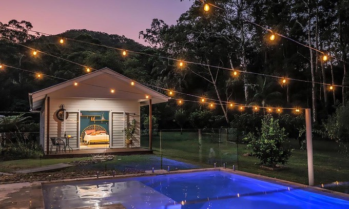 Valdora Maison | The Poolhaus Retreat - Peaceful Private Studio