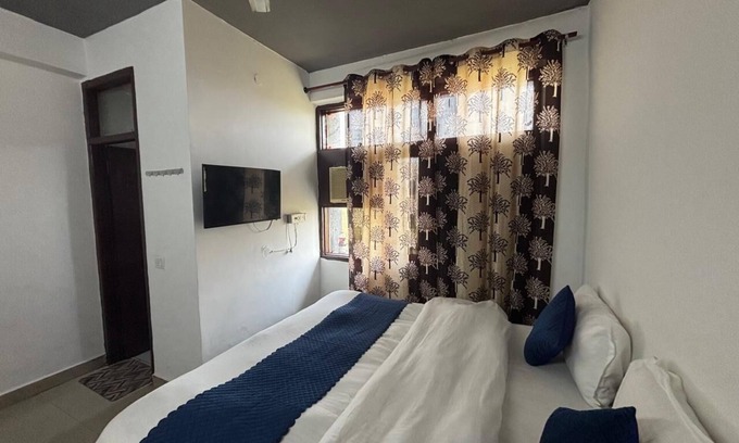 Hauz Khas Village Maison | The Prime Palace