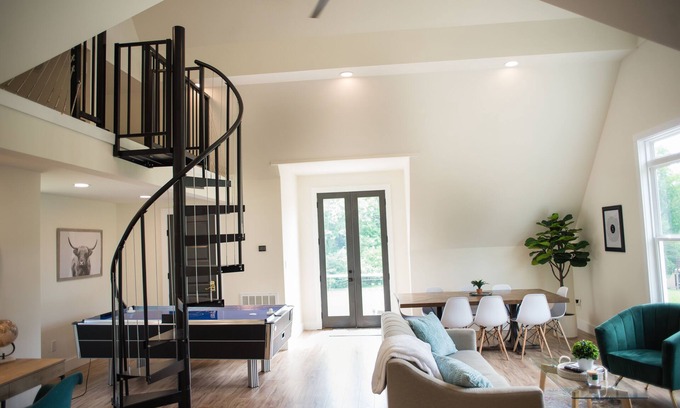 Murfreesboro Maison | "The Primm Loft" Private, Spacious, Clean & New