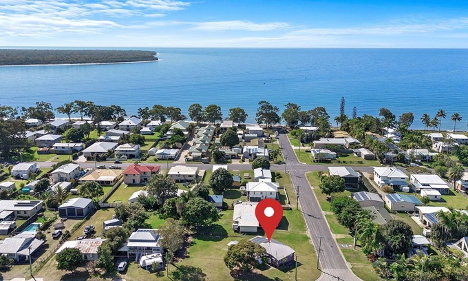 Traviston Maison | Le chalet violet - Burrum Heads