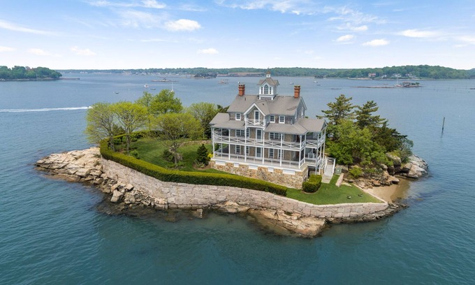 Branford Maison | The Queen of the Thimble Islands