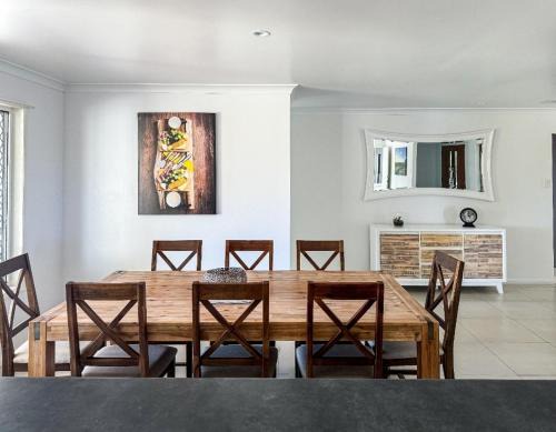 Mackay Maison | The Ranch 4brm,3bth,AC,Pool