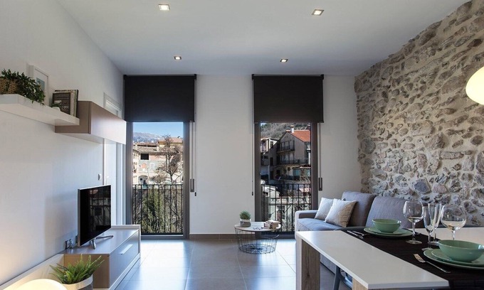 Ripoll Appartement | Le Raval de Ripoll - Apartamento moderno con vistas al río y a la muralla
