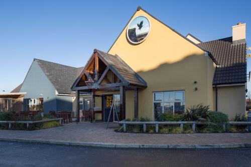 Motherwell Hôtel | The Raven’s Cliff Lodge by Marston's Inns