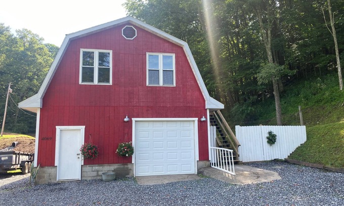 Adrian Maison | The Red Barn