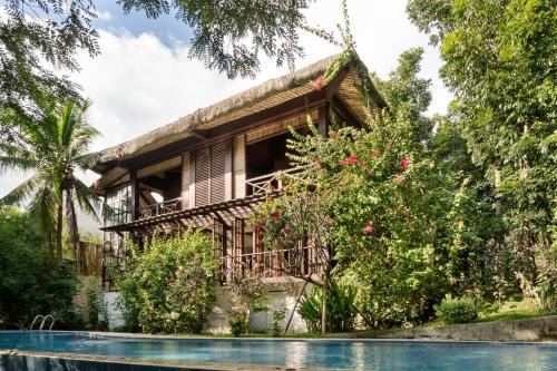 Batangas City Maison | The Red Hen Homestead