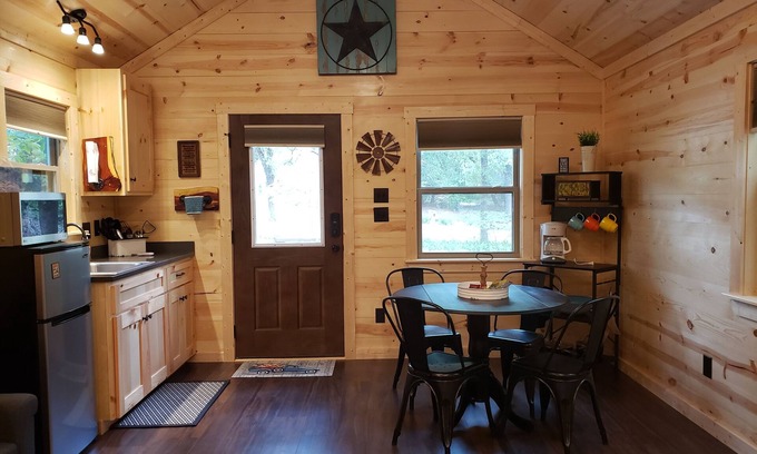 Watonga Cabine | The Redbud Cabin at Roman Nose