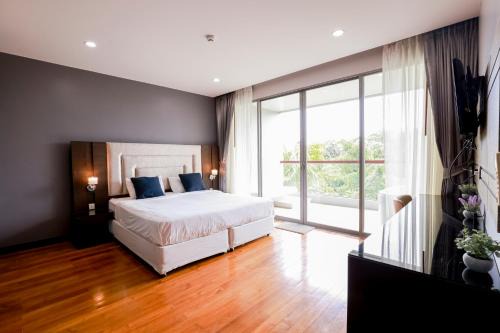 Bang Tao Appartement | The Regent Bangtao Apartments gorgeous view of the jungle