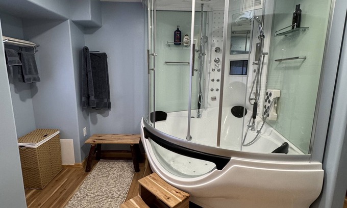Glenfield Cabine | The Relaxation Paradise. Equine & Pet-Friendly Ottercreek E-Bikes Rental Avail.