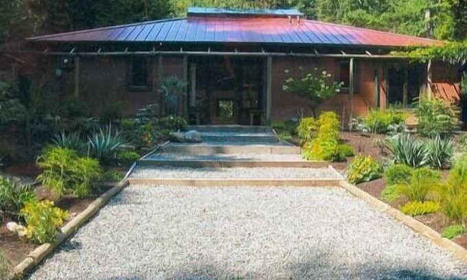 Vashon Island Maison | 2750 $ / mois Maison Vashon Location, 5 acres de retraite isolée et unique